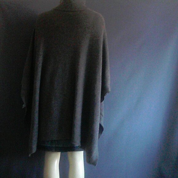 Halogen Gray Wool Cashmere Waffle Knit Turtleneck Pancho One Size - Picture 5 of 7